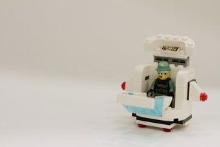 Illustration for article titled A surprisingly realistic depiction of a space habitat, entirely in lego